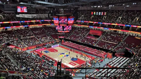 [NBA]波杰姆斯基无视防守，强行突破得分